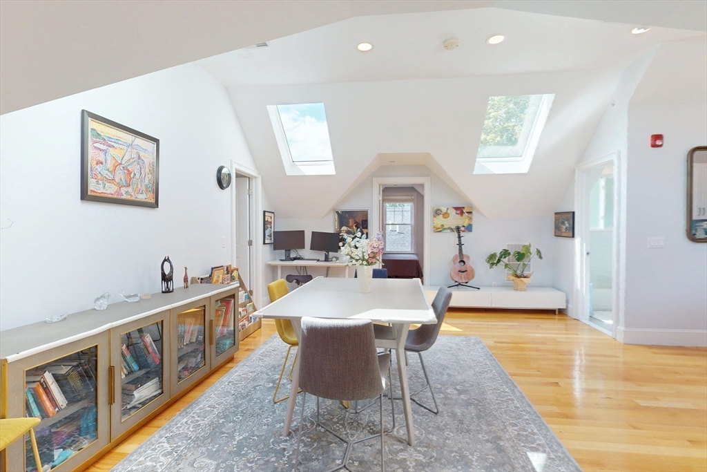 Watertown, Massachusetts 02472, United States, 2 Bedrooms Bedrooms, ,2 BathroomsBathrooms,Residential,Active,209399