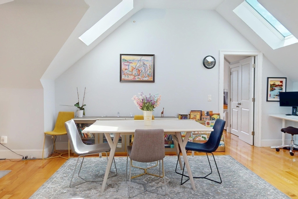 Watertown, Massachusetts 02472, United States, 2 Bedrooms Bedrooms, ,2 BathroomsBathrooms,Residential,Active,209399