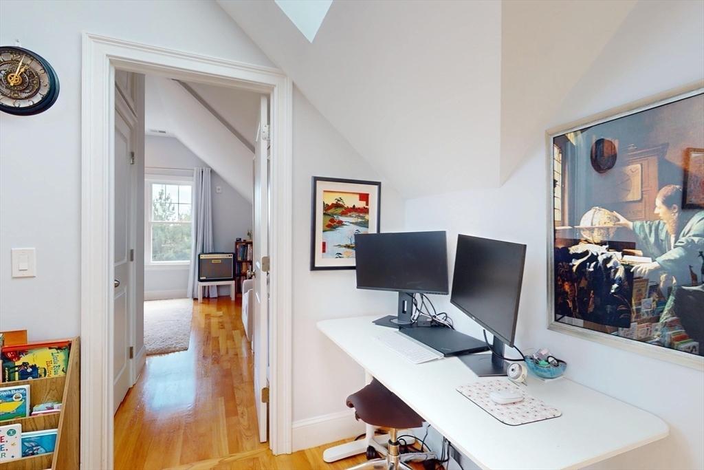 Watertown, Massachusetts 02472, United States, 2 Bedrooms Bedrooms, ,2 BathroomsBathrooms,Residential,Active,209399