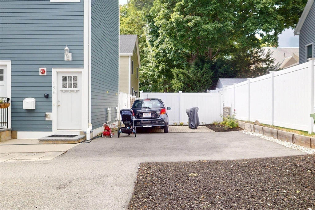 Watertown, Massachusetts 02472, United States, 2 Bedrooms Bedrooms, ,2 BathroomsBathrooms,Residential,Active,209399