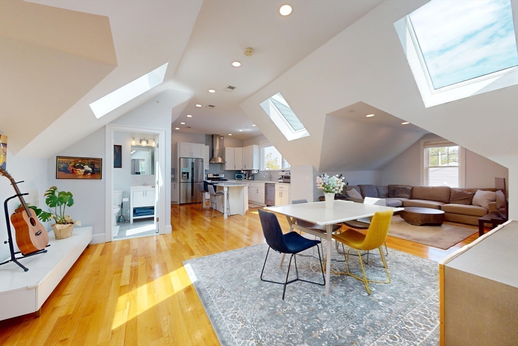 Watertown, Massachusetts 02472, United States, 2 Bedrooms Bedrooms, ,2 BathroomsBathrooms,Residential,Active,209399