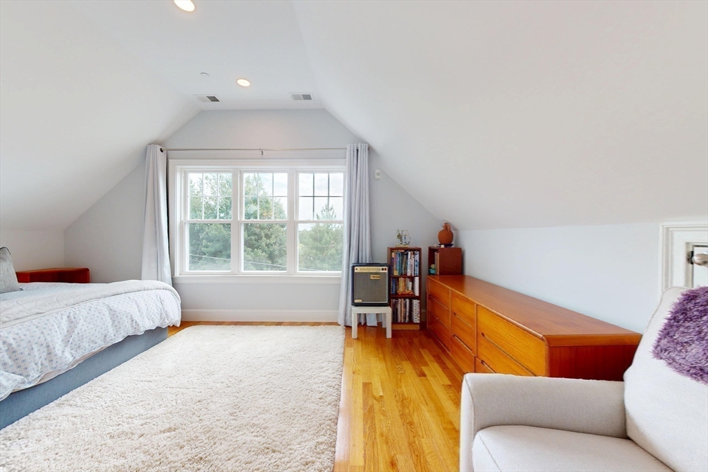 Watertown, Massachusetts 02472, United States, 2 Bedrooms Bedrooms, ,2 BathroomsBathrooms,Residential,Active,209399