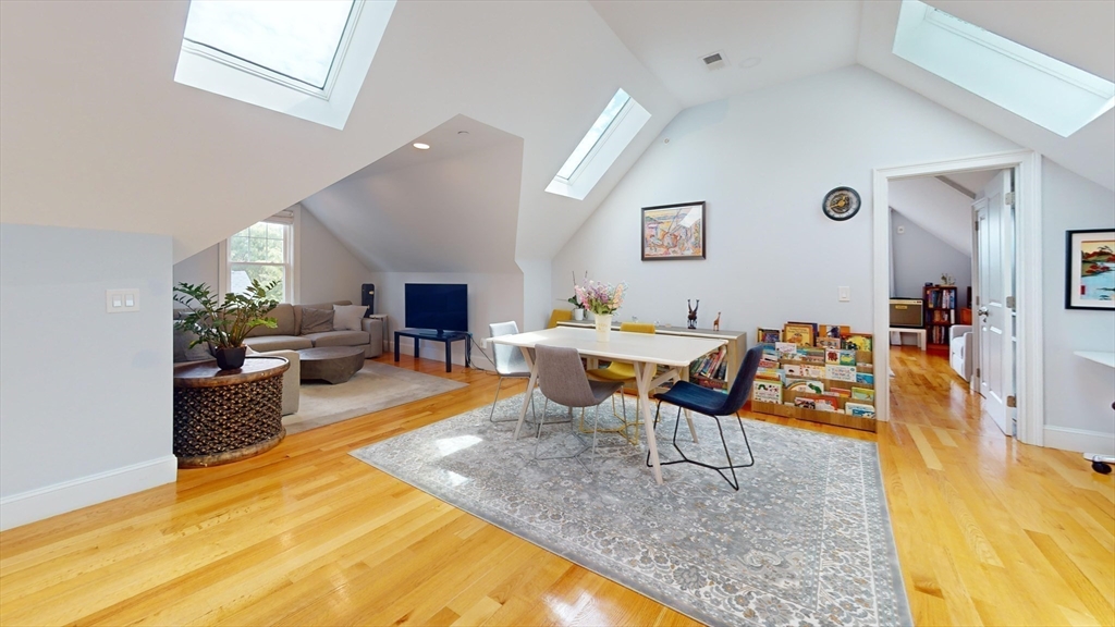 Watertown, Massachusetts 02472, United States, 2 Bedrooms Bedrooms, ,2 BathroomsBathrooms,Residential,Active,209399