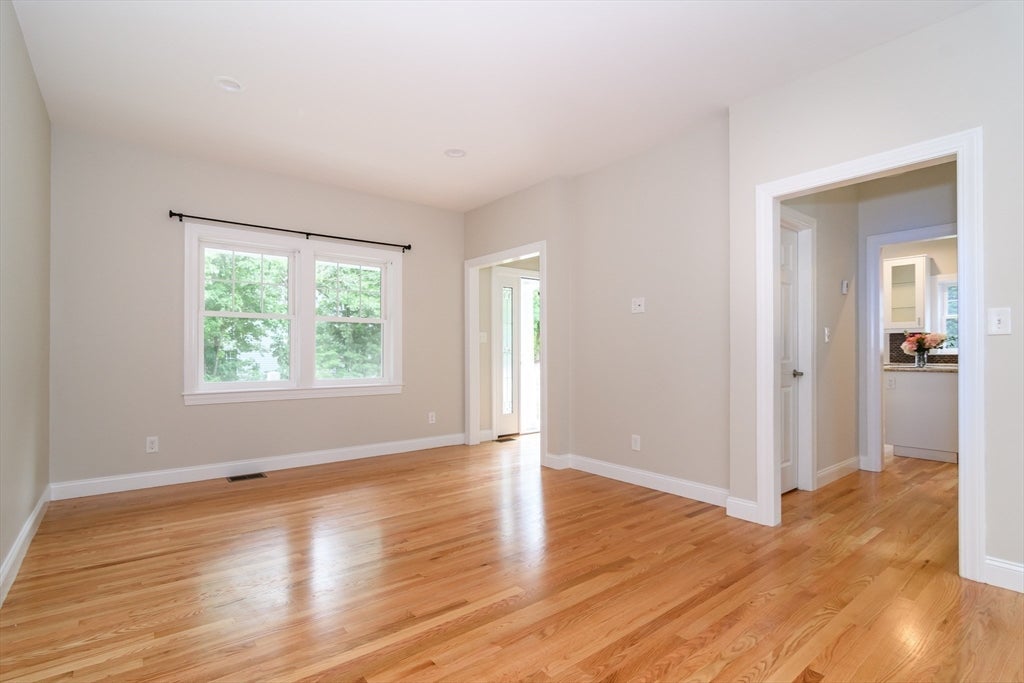 5 Oakdale Avenue
