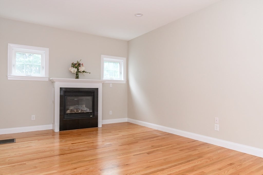 5 Oakdale Avenue