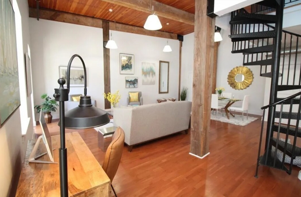 4 Powder Mill Sq 106