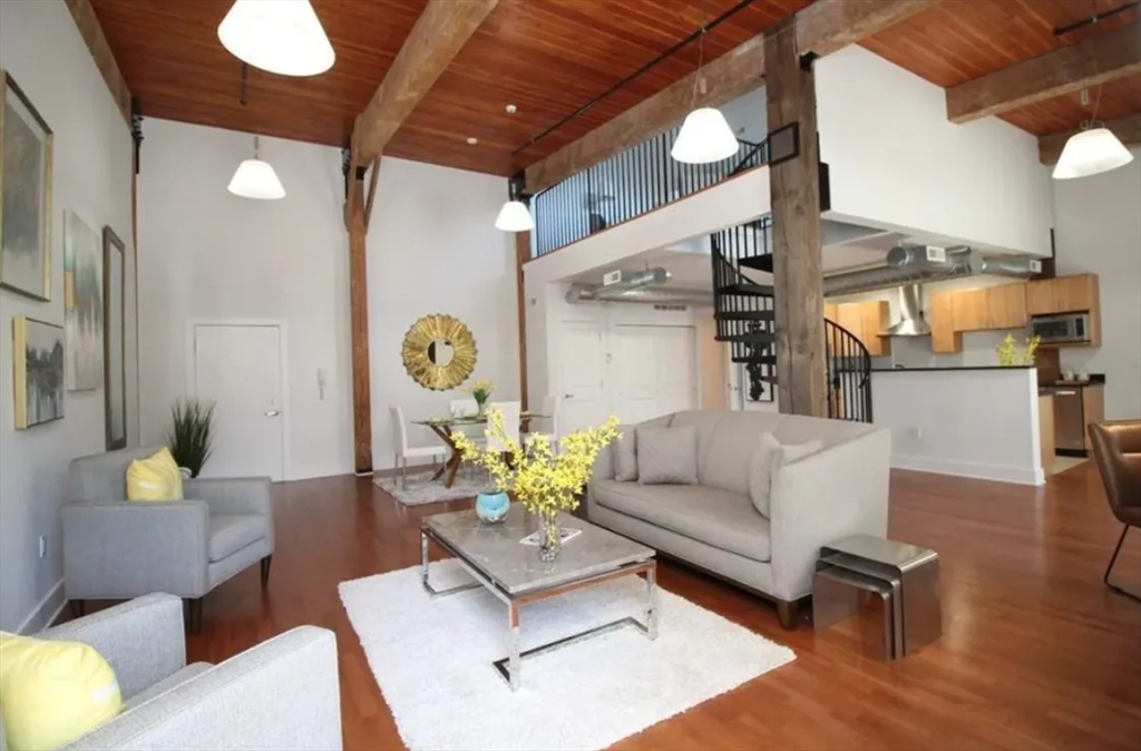 4 Powder Mill Sq 106