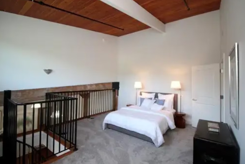 4 Powder Mill Sq 106