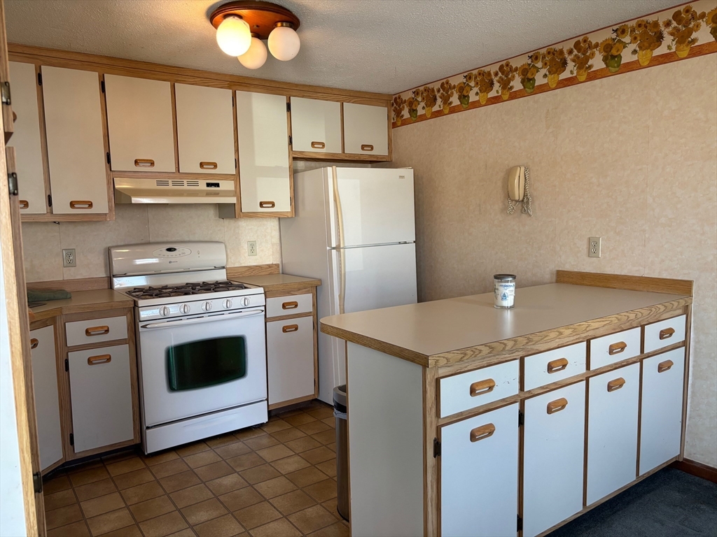 241 Broadway Road 53