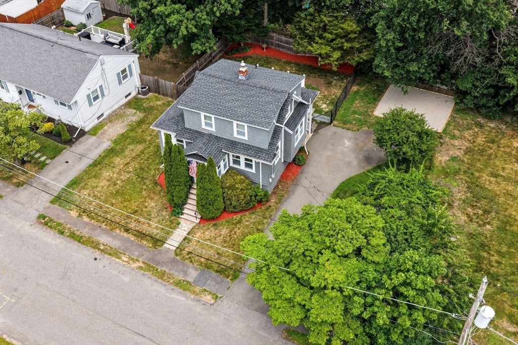 17 Andrews St