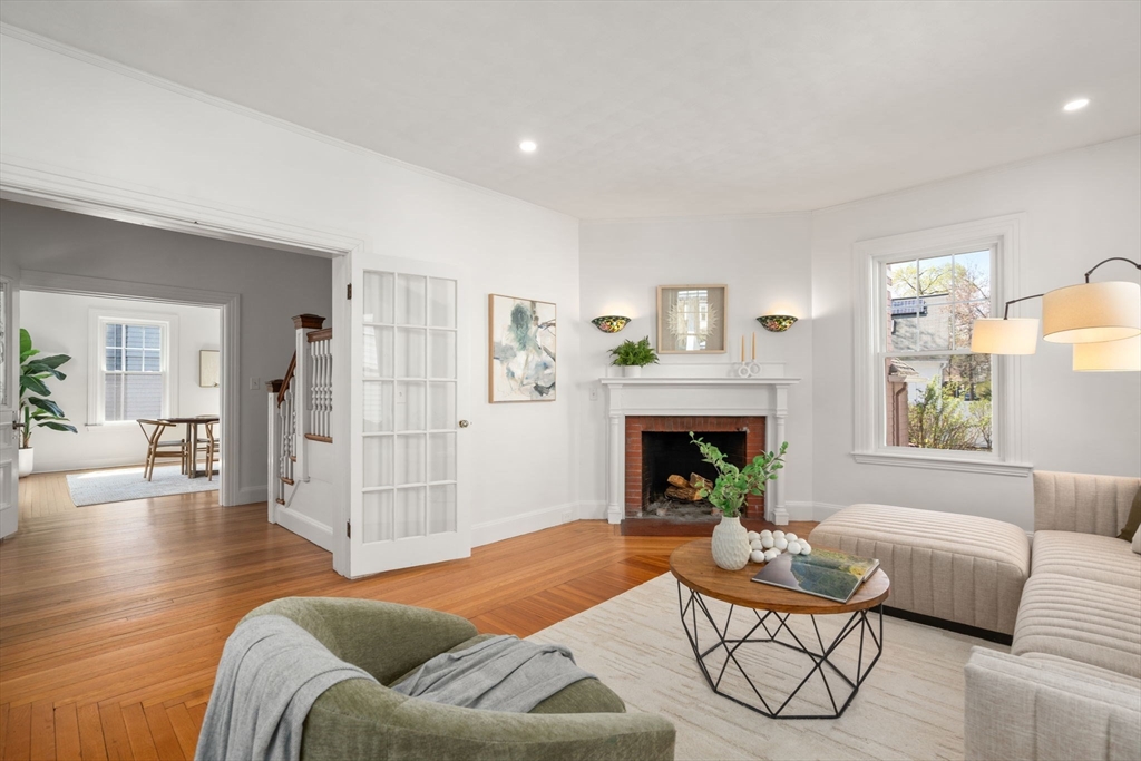 62 Oak Ave