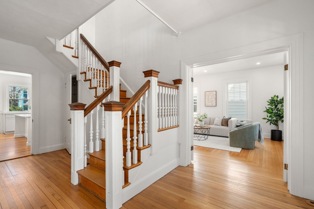62 Oak Ave