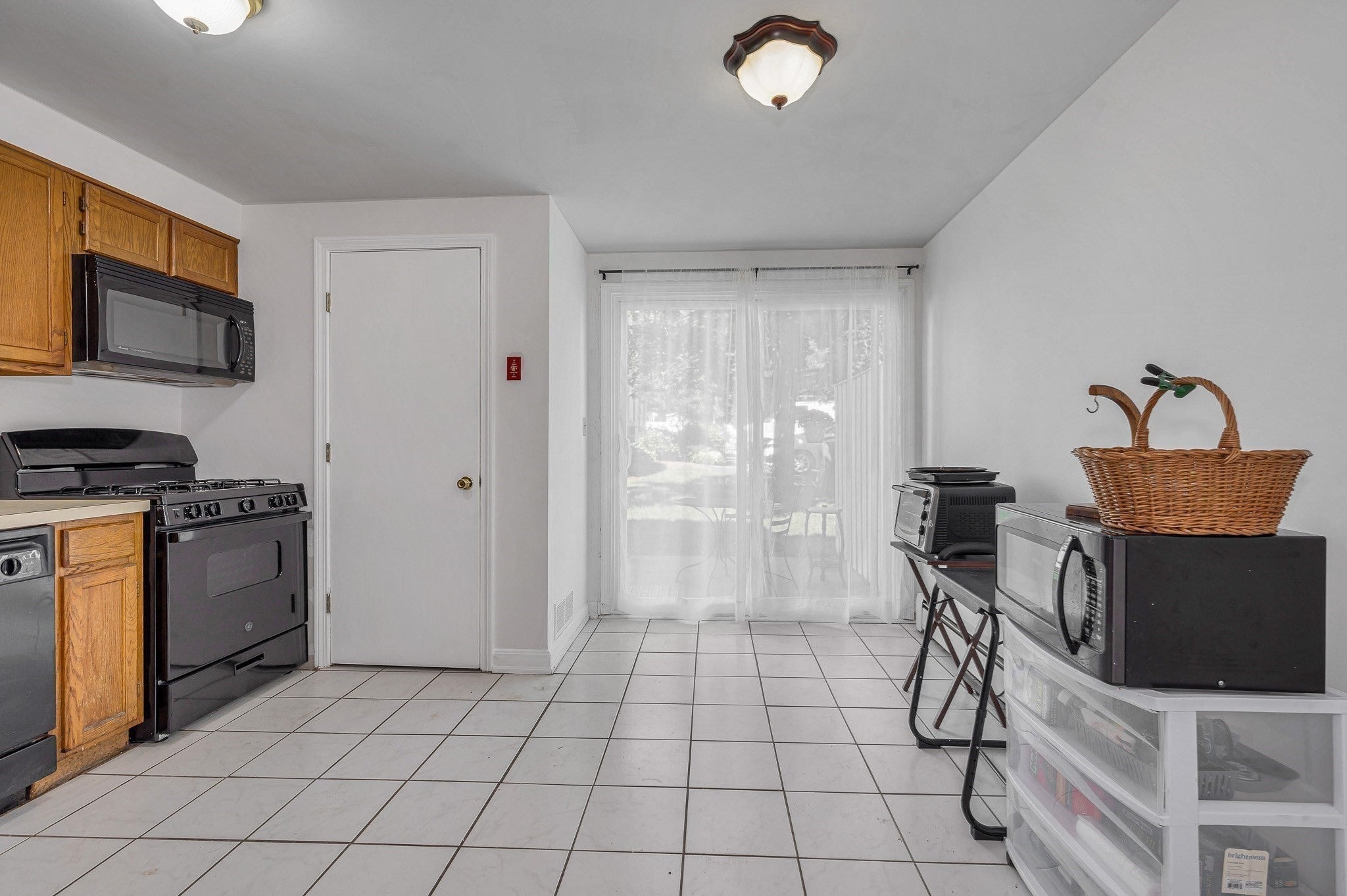 74 Roper St #F, Lowell, MA, 74 Roper St #F, Lowell, MA Photo #5