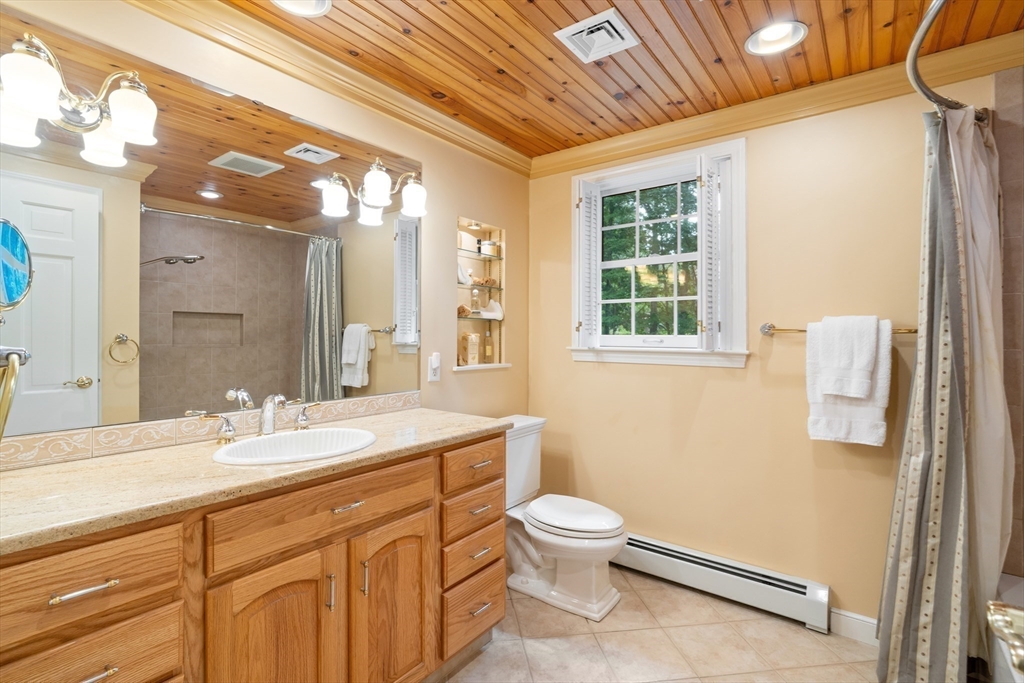 Dover, Massachusetts 02030, United States, 4 Bedrooms Bedrooms, ,3 BathroomsBathrooms,Residential,Contingent,206933