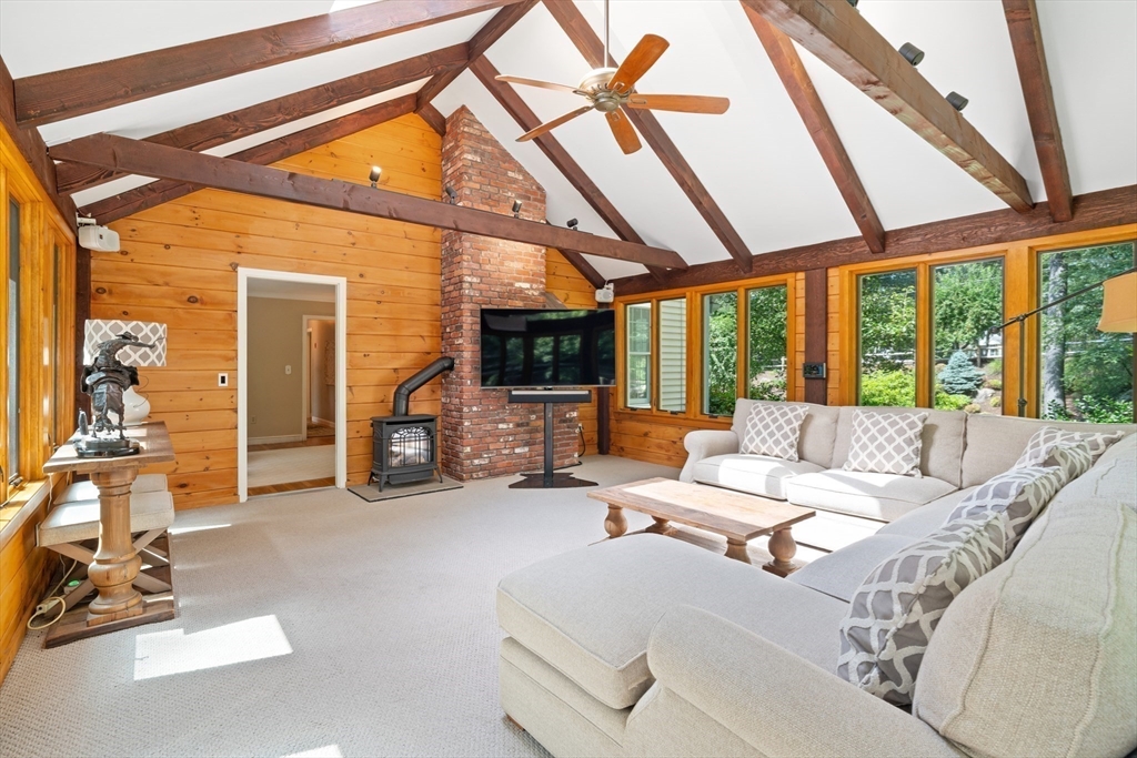 Dover, Massachusetts 02030, United States, 4 Bedrooms Bedrooms, ,3 BathroomsBathrooms,Residential,Contingent,206933