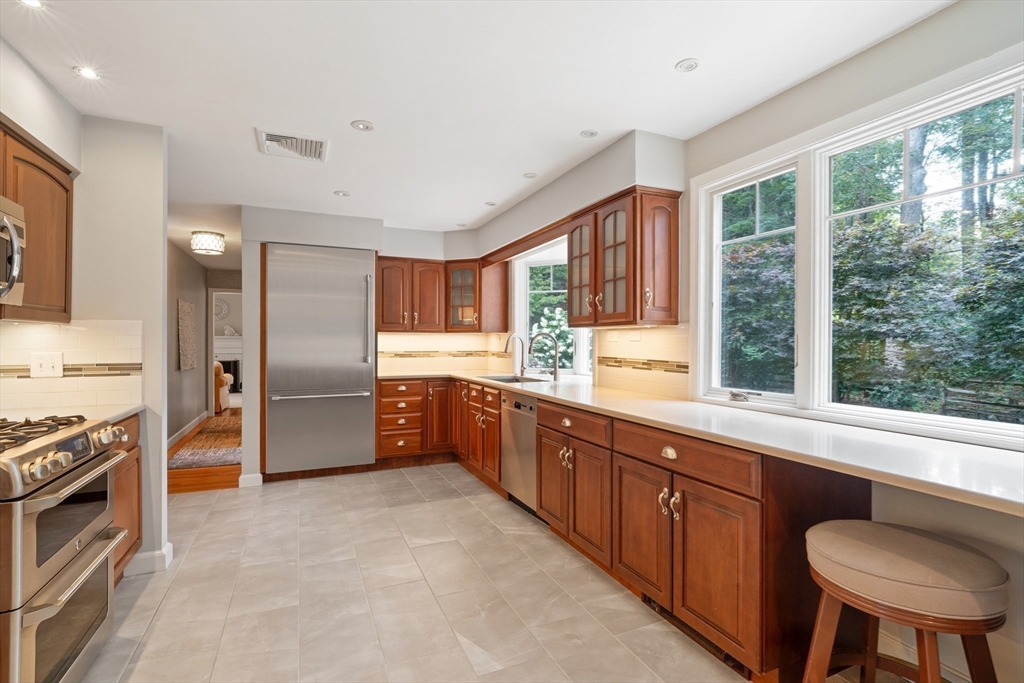 Dover, Massachusetts 02030, United States, 4 Bedrooms Bedrooms, ,3 BathroomsBathrooms,Residential,Contingent,206933