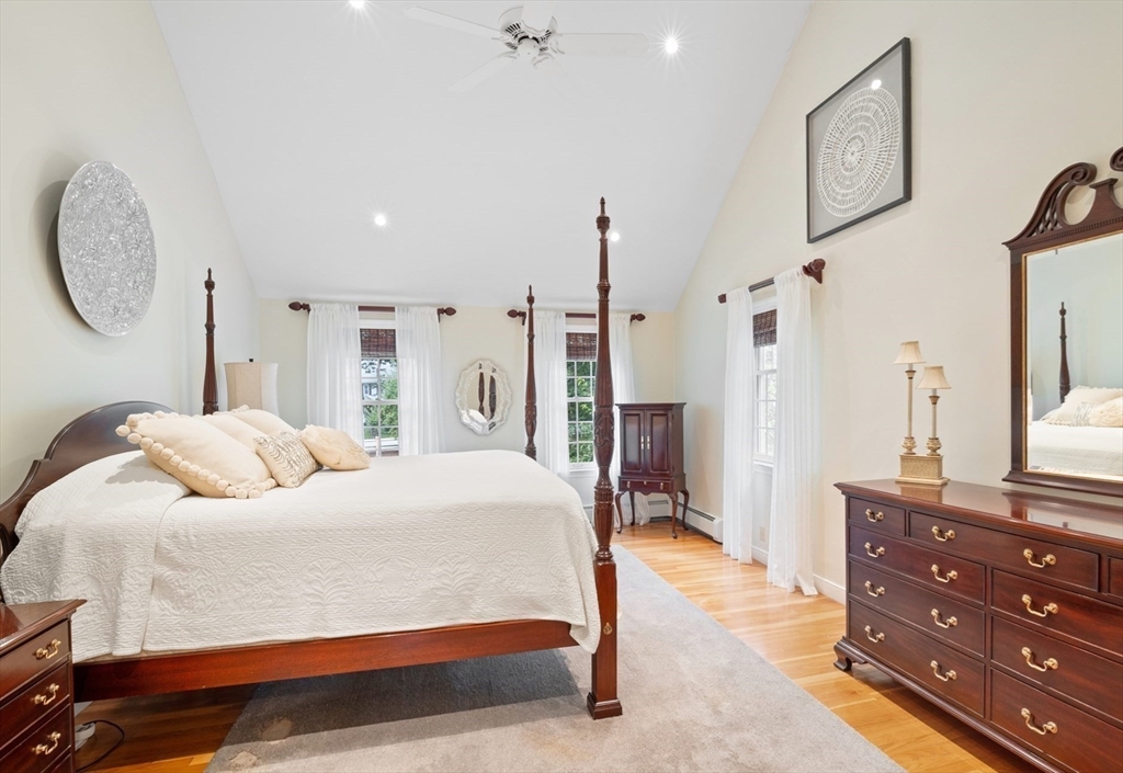 Dover, Massachusetts 02030, United States, 4 Bedrooms Bedrooms, ,3 BathroomsBathrooms,Residential,Contingent,206933