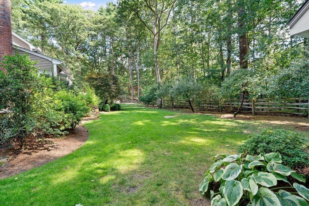 Dover, Massachusetts 02030, United States, 4 Bedrooms Bedrooms, ,3 BathroomsBathrooms,Residential,Contingent,206933