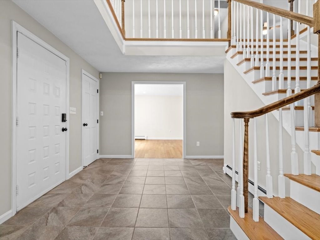 11 Robin Rd
