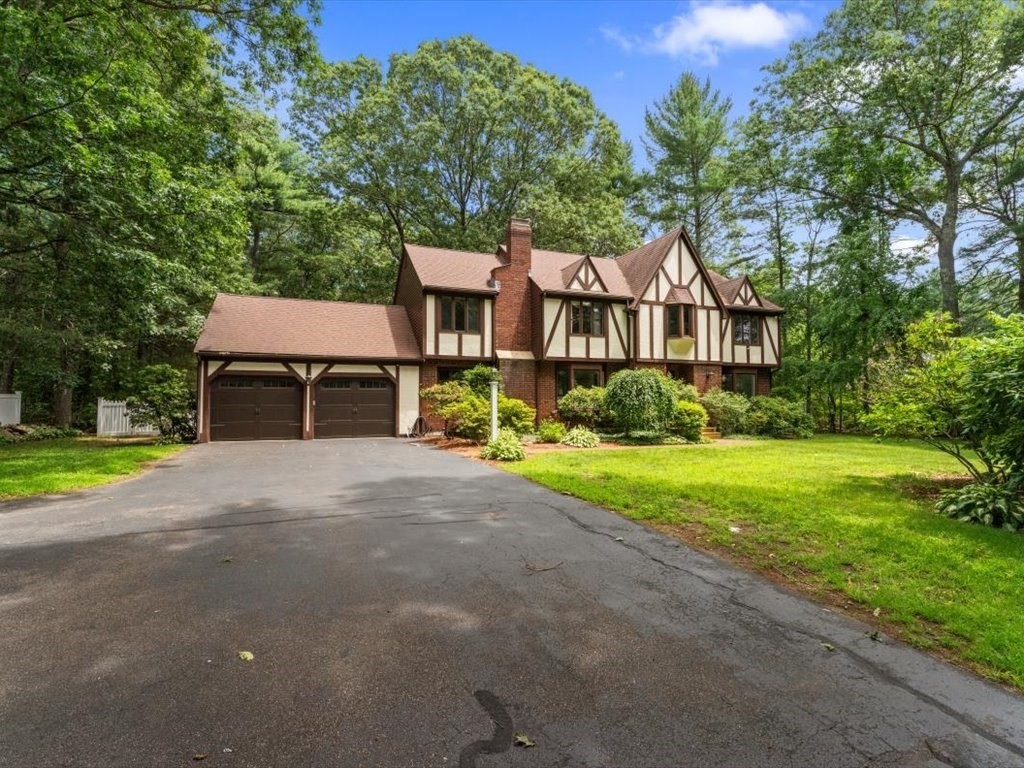 11 Robin Rd