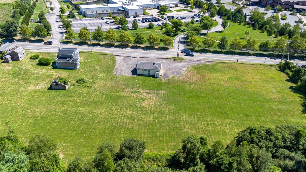 576 Faunce Corner Rd