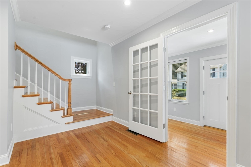 8 Howe St