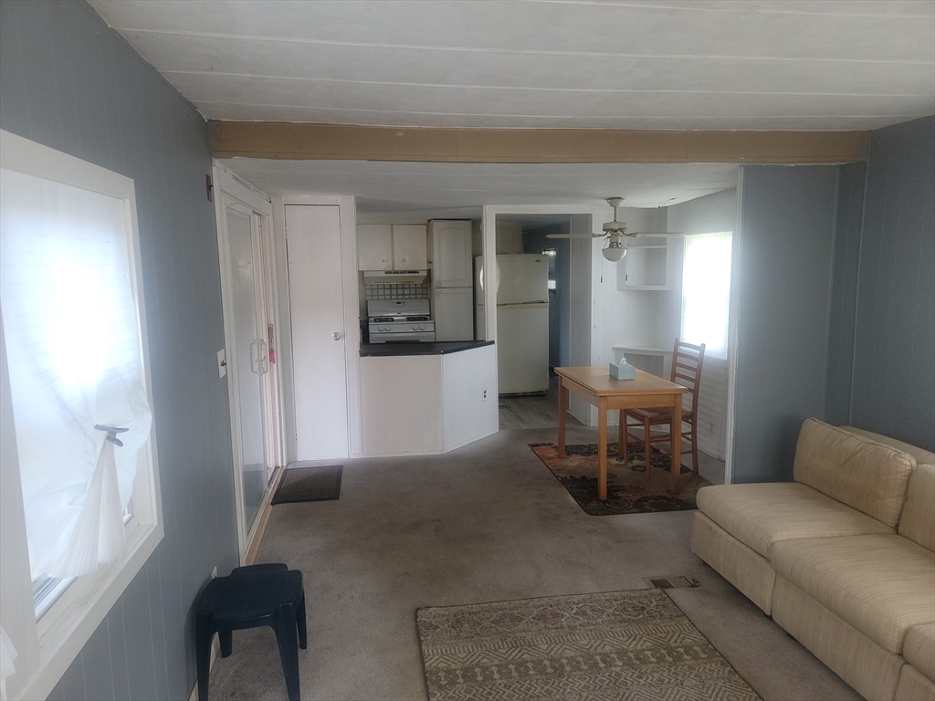300 Nathan Ellis Hwy 19