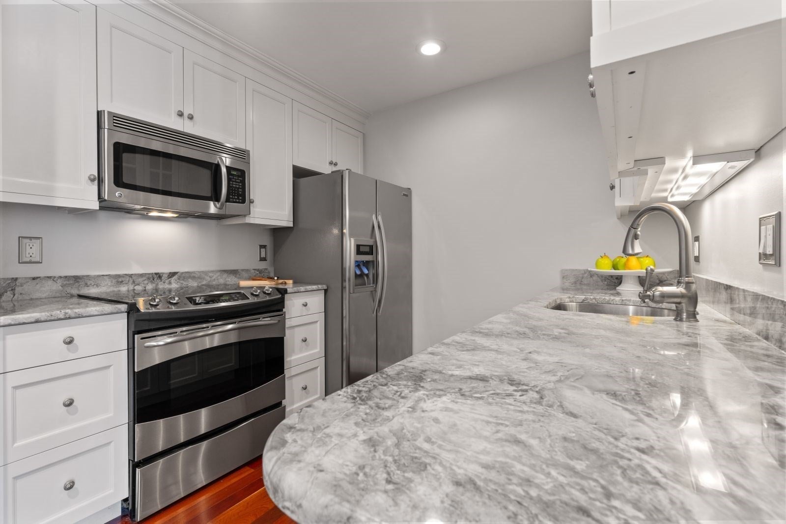 75 Clarendon St 607
