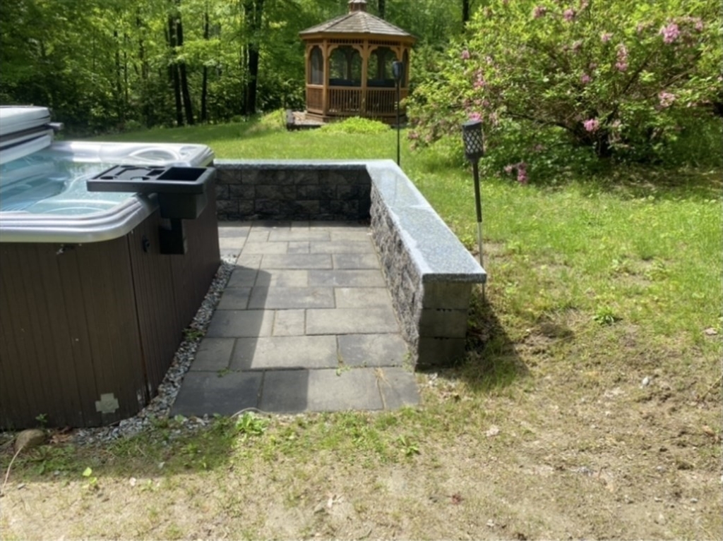 250 Athol Rd