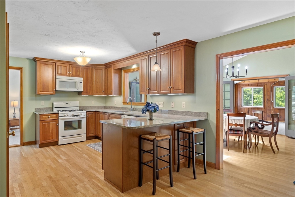 6 Hillside Dr