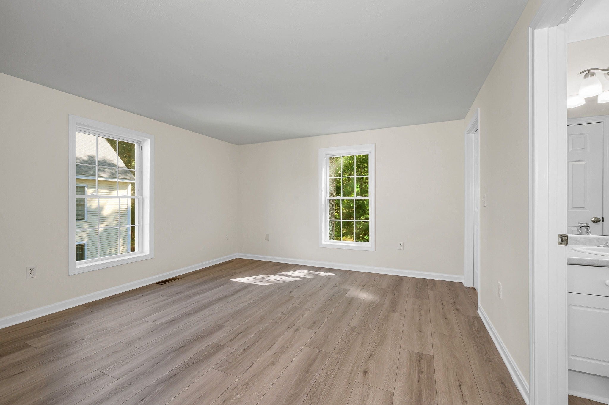 118 Barbara Ln #118, Hudson, NH Photo #14