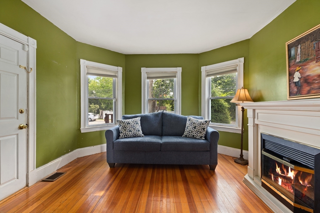 395 W Main St