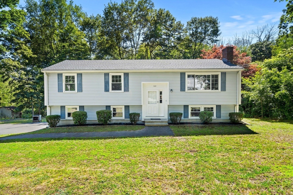 526 Maple St