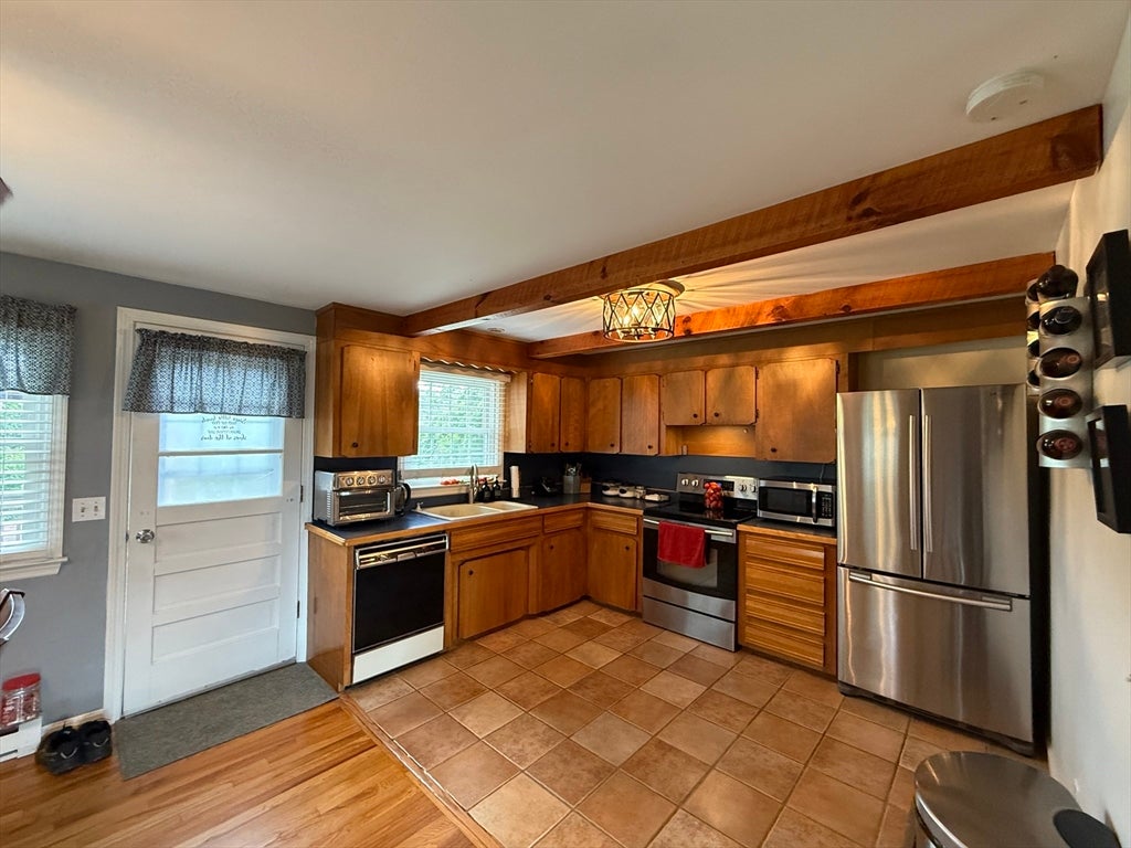 595 Lebanon Hill Rd
