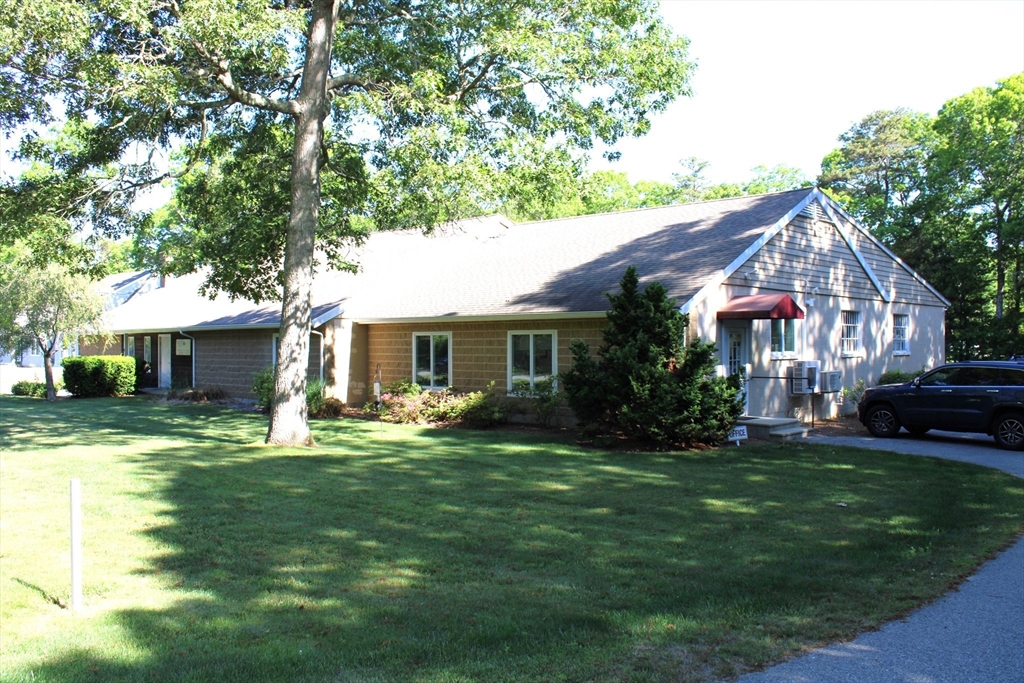 10 Edgerton Dr