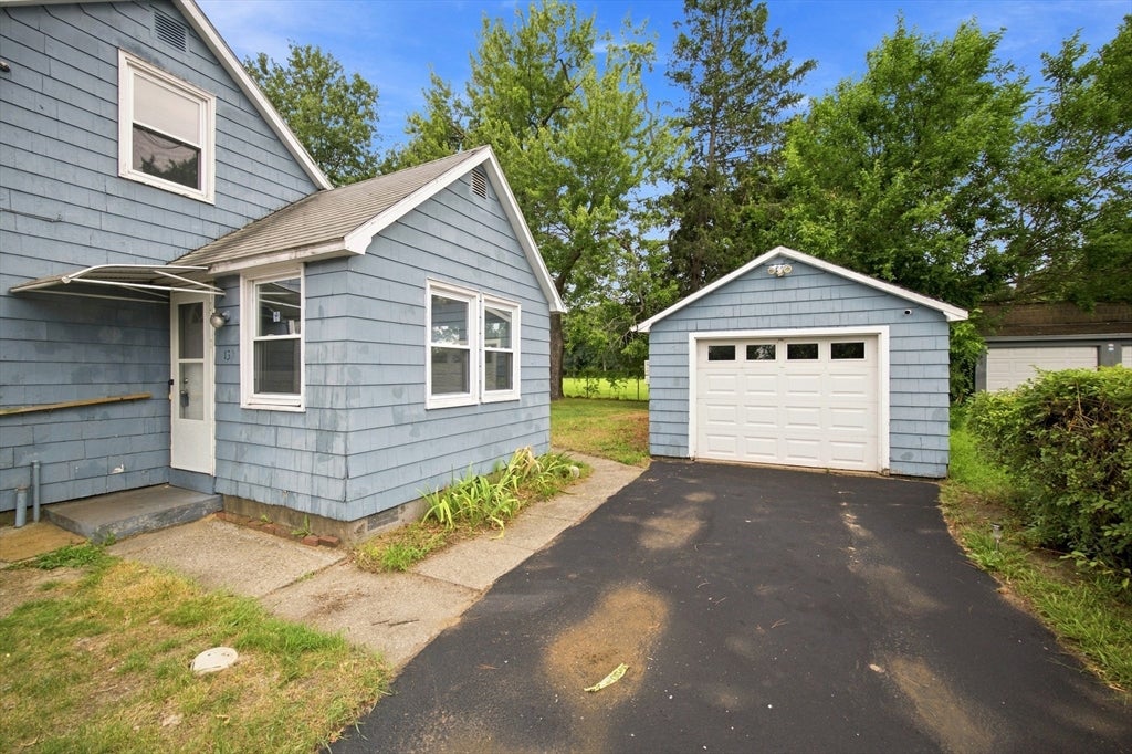 132 Miller St, Springfield, MA Photo #3