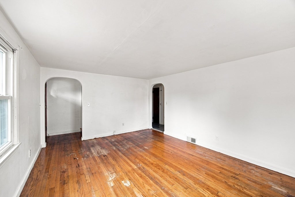 132 Miller St, Springfield, MA Photo #13