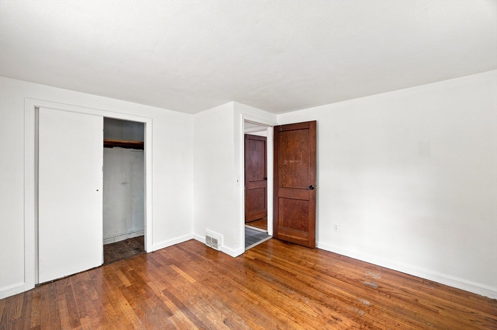132 Miller St, Springfield, MA Photo #15
