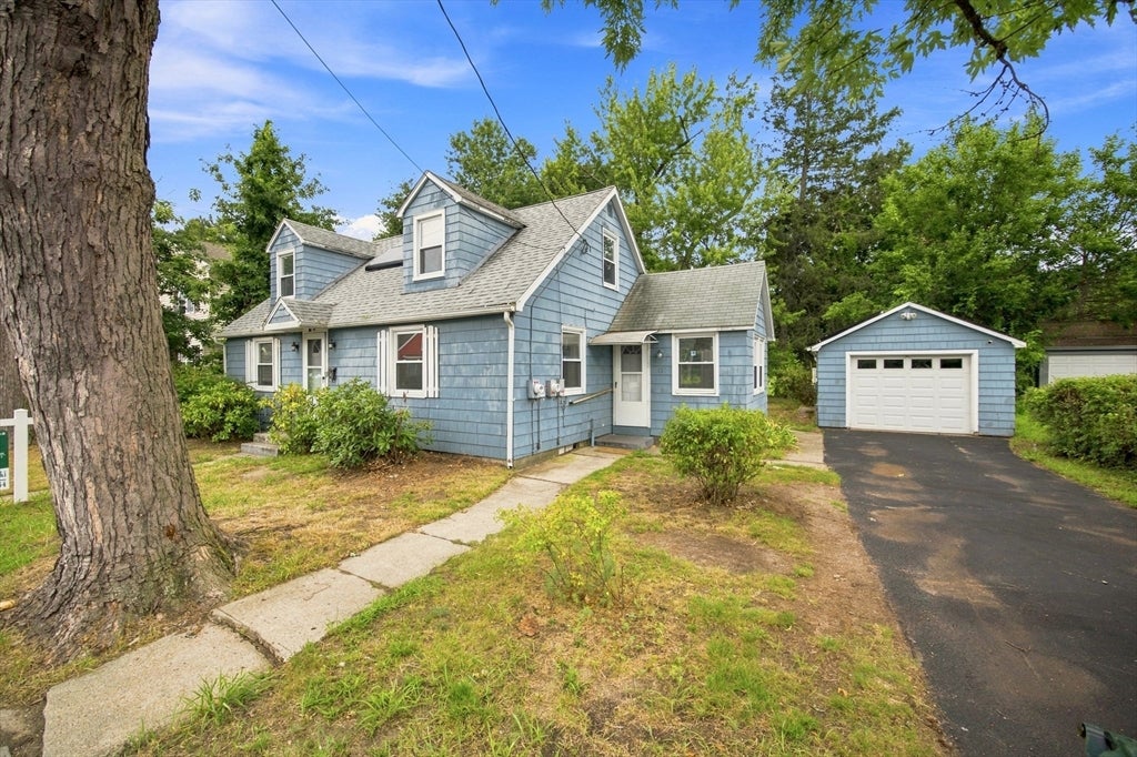 Photo of 132 Miller St, Springfield, MA
