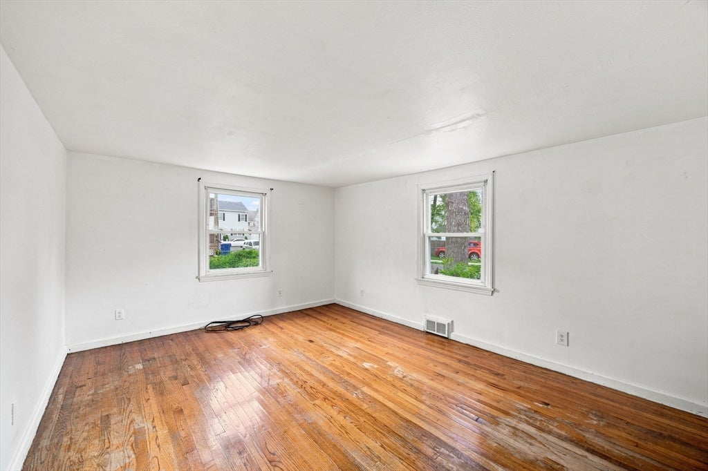 132 Miller St, Springfield, MA Photo #11