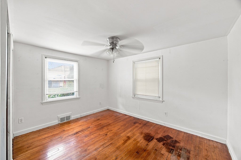 132 Miller St, Springfield, MA Photo #17