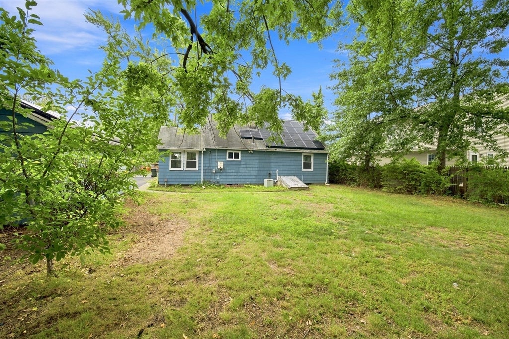132 Miller St, Springfield, MA Photo #28