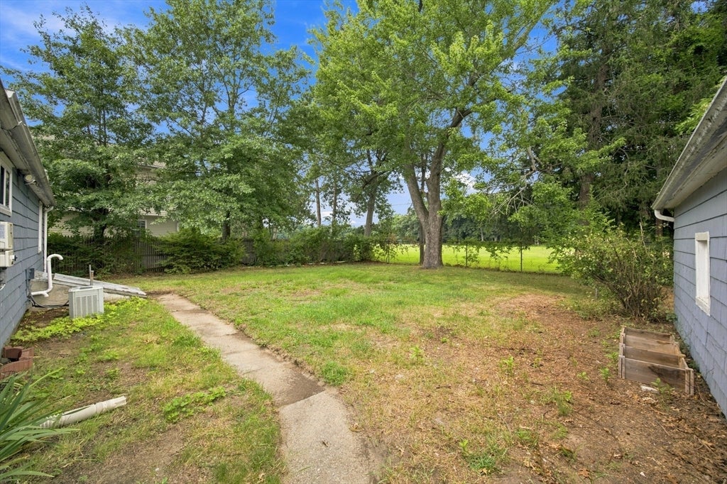 132 Miller St, Springfield, MA Photo #27