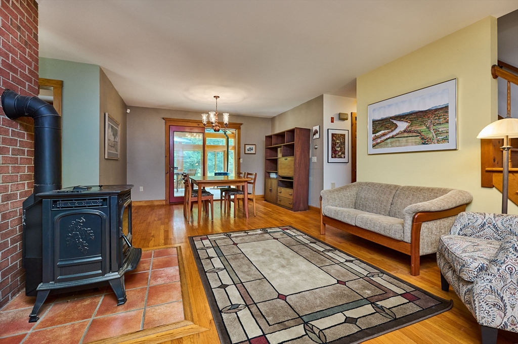 166 Rocks Rd