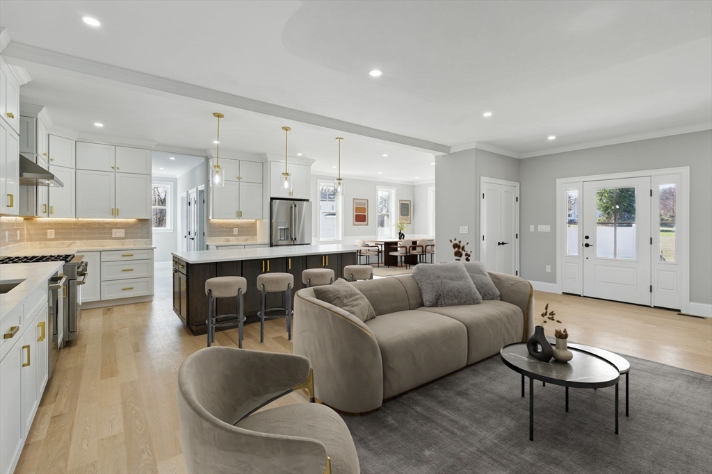 4R Chatham Ln