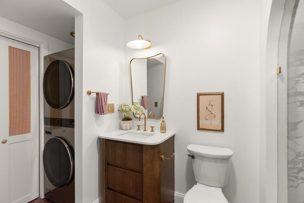 7 Crombie St #10, Salem, MA Photo #23
