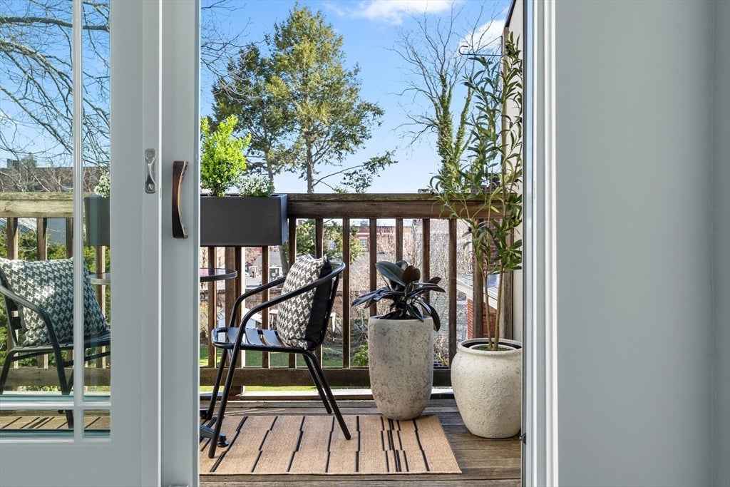 7 Crombie St #10, Salem, MA Photo #14