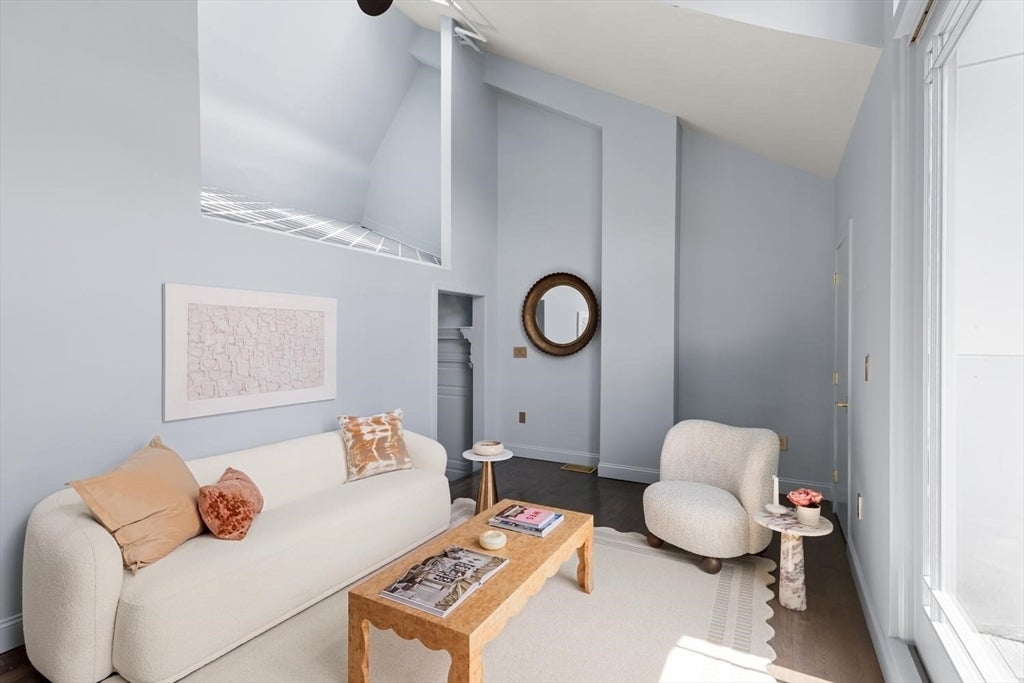 7 Crombie St #10, Salem, MA Photo #10