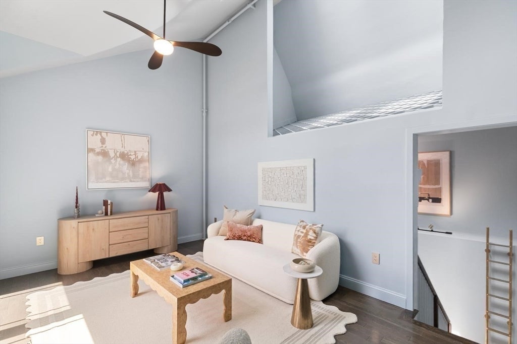 7 Crombie St #10, Salem, MA Photo #11