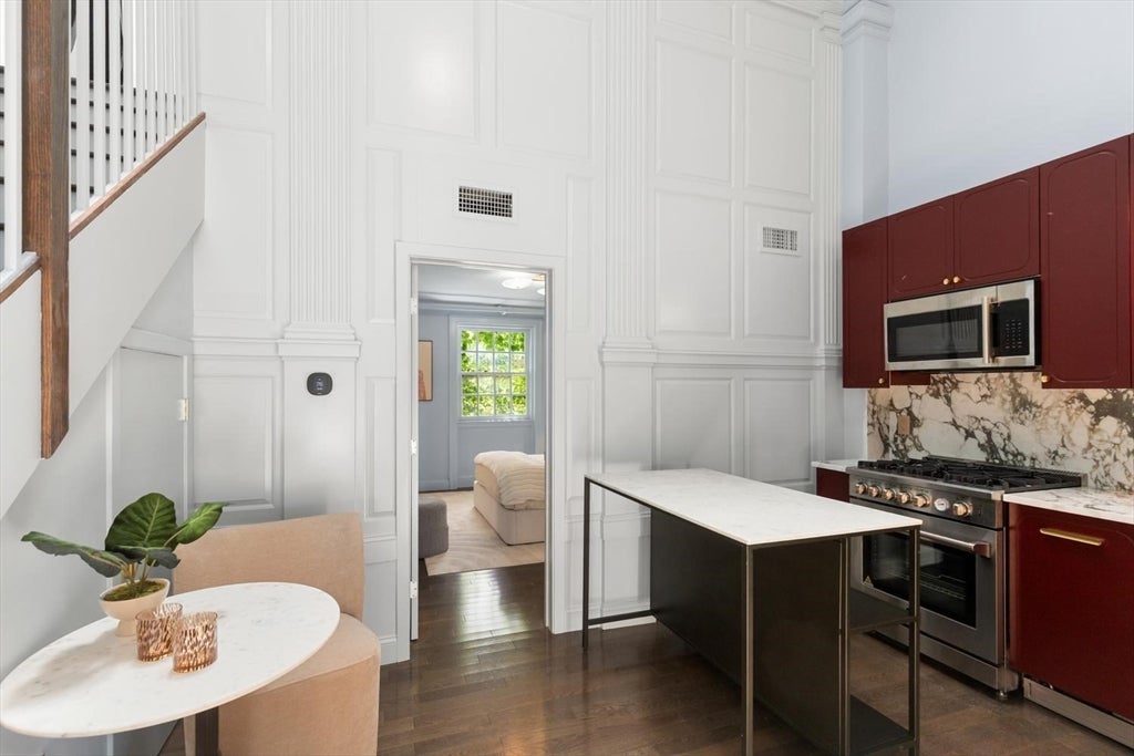 7 Crombie St #10, Salem, MA Photo #1